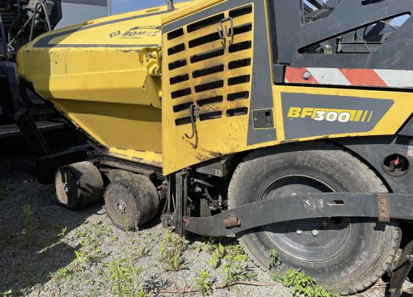 Bomag BF300 P-2 Paver