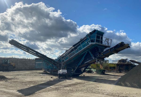 Powerscreen Chieftain 2200 Incline Screen