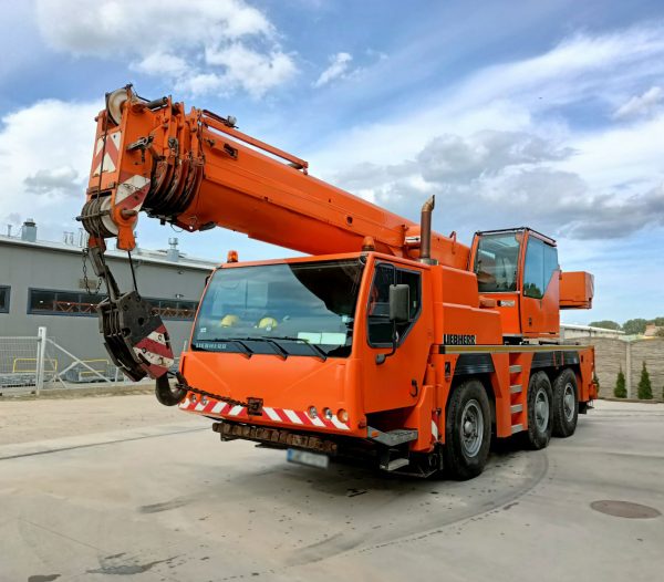 Liebherr LTM 1045-3.1 Mobile Crane