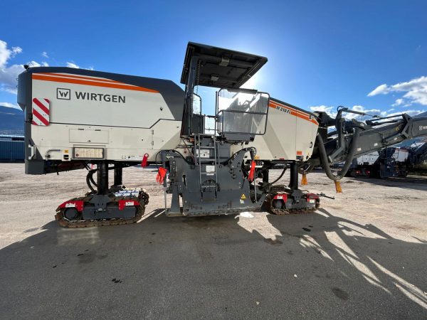 Wirtgen W 210 Fi Cold Planer