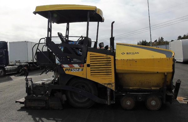 Bomag BF300 P-2 Paver