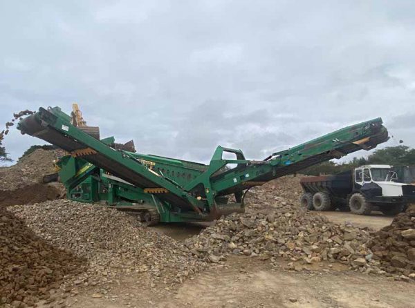 McCloskey R230 Scalping Screen