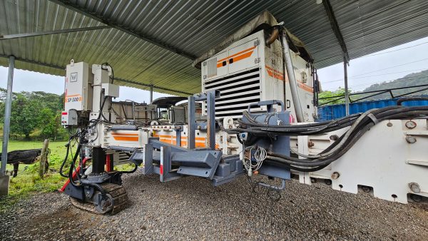 Wirtgen SP 500 & TCM 95 Slipform Paver