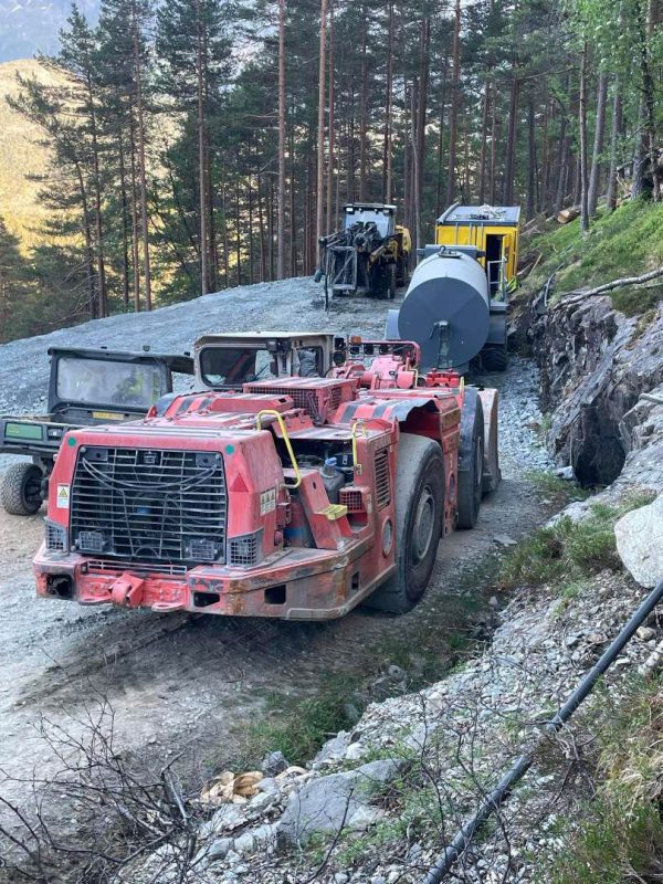 Sandvik LH410 Underground Loader