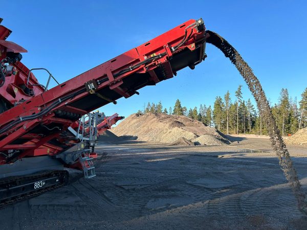 Terex Finlay 883+ Scalping Screen