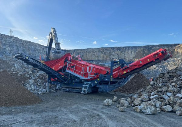 Terex Finlay 883+ Scalping Screen