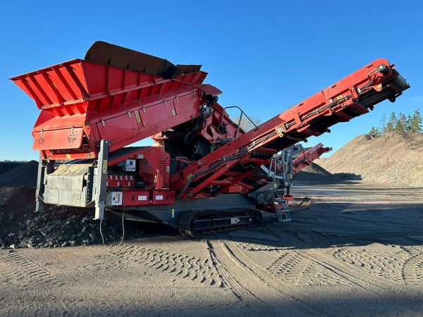 Terex Finlay 883+ Scalping Screen