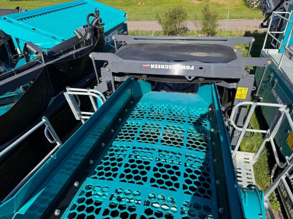 Powerscreen Warrior 1400XE Scalping Screen