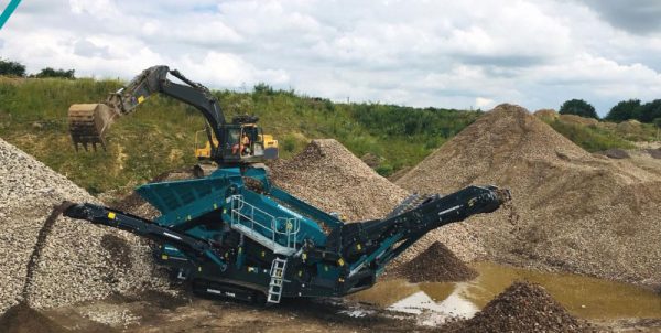 Powerscreen Warrior 1400XE Scalping Screen