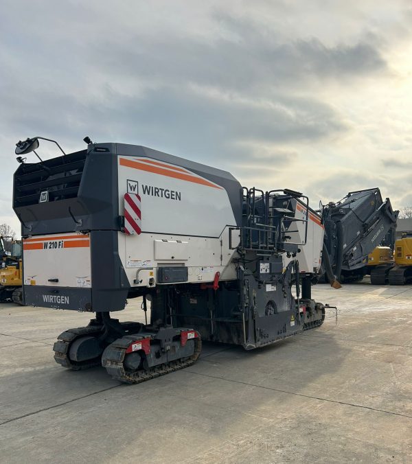 Wirtgen W 210 Fi Cold Planer