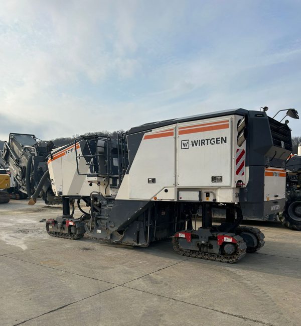 Wirtgen W 210 Fi Cold Planer