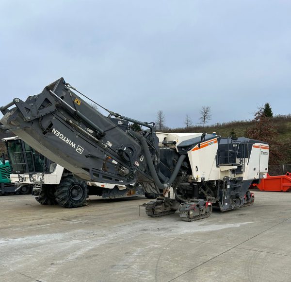 Wirtgen W 210 Fi Cold Planer