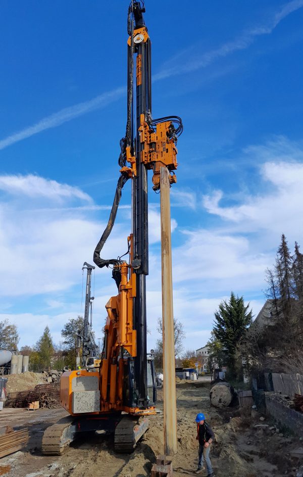 ABI TM 14/17 Vibratory Piling Rig