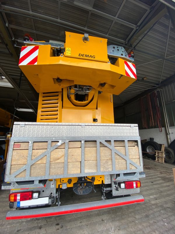 Demag AC 100-4L Mobile Crane