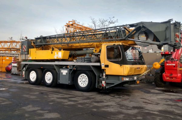 Grove GMK 3055 Mobile Crane