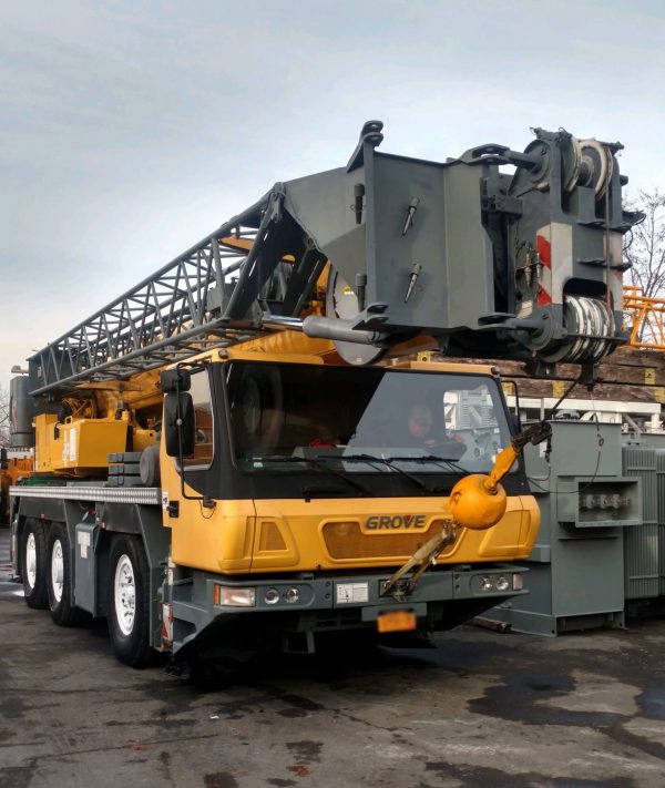 Grove GMK 3055 Mobile Crane