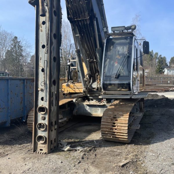 Liebherr LRB 125 XL Hammer/Vibratory Piling Rig