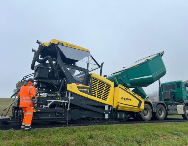 Bomag BF 700 C-3 Paver