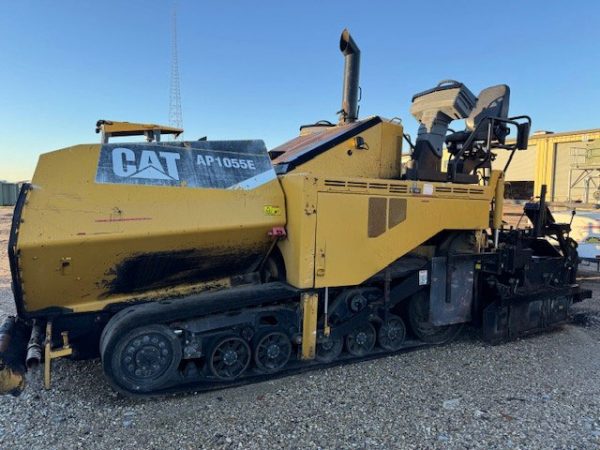 Caterpillar AP1055E Paver