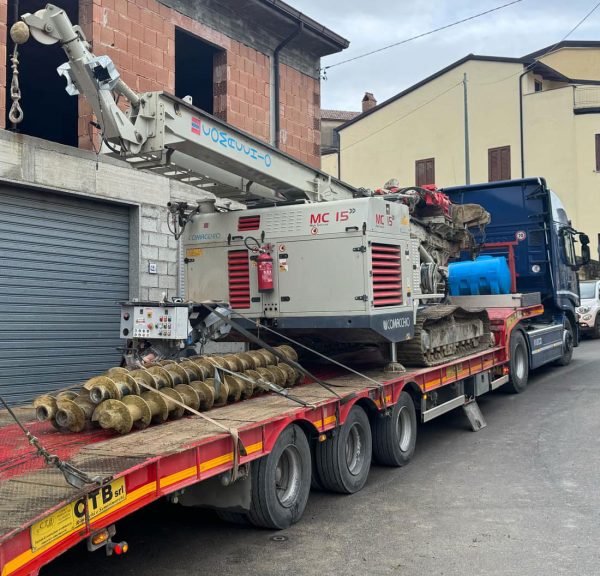 Comacchio MC 15 Micro Piling Rig