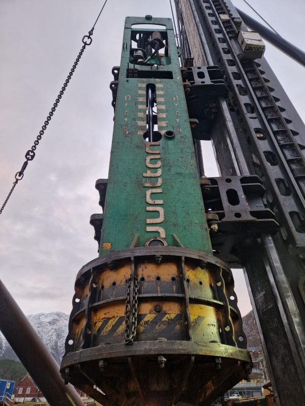 Junttan MPX90 Hammer Piling Rig