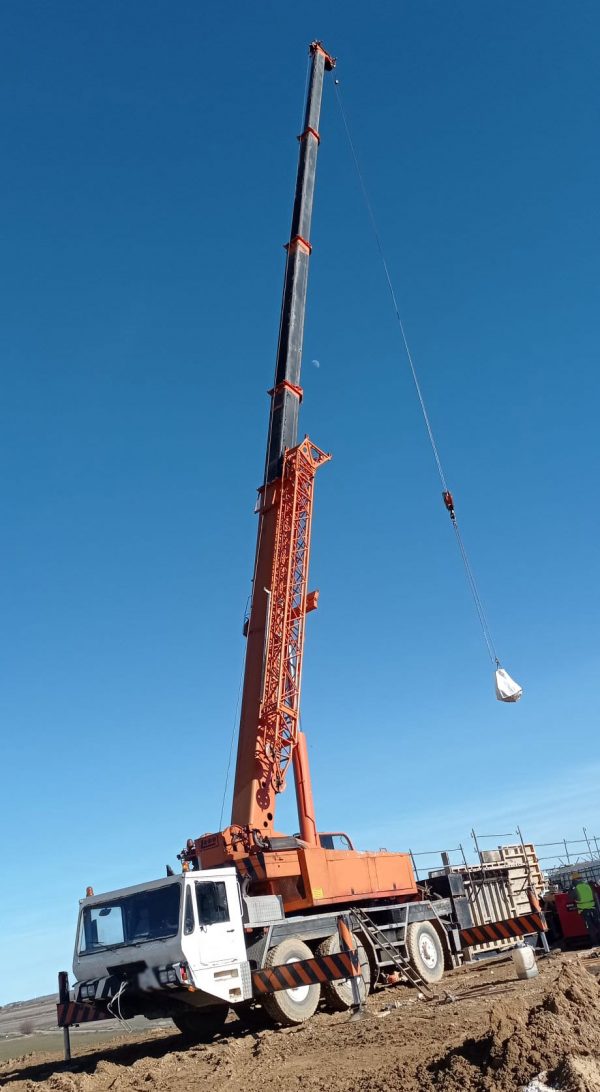 Luna AT-50/40 Mobile Crane