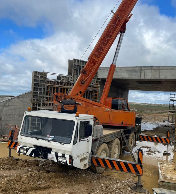 Luna AT-50/40 Mobile Crane