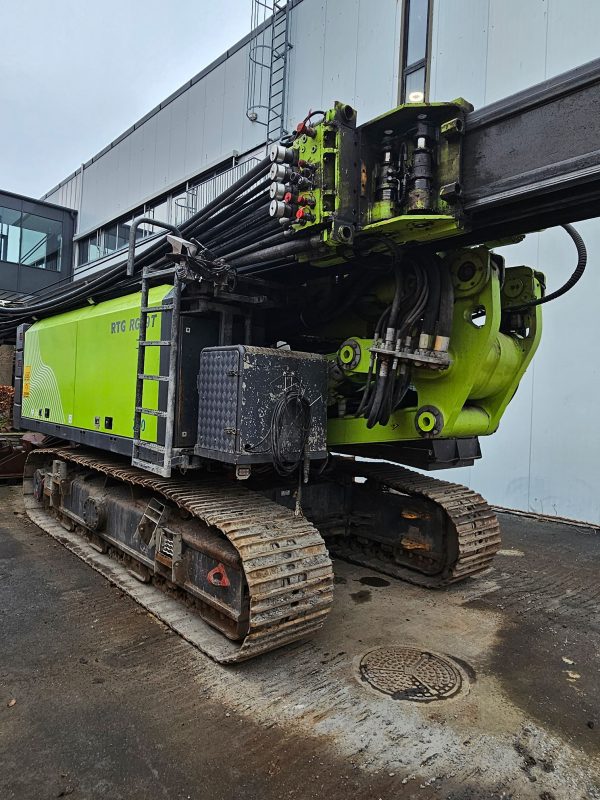 RTG RG19T Vibratory Piling Rig