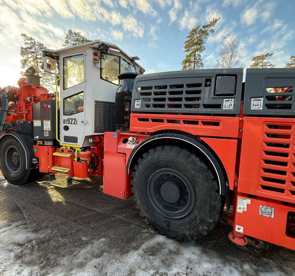 Sandvik DT922i Rock Drill