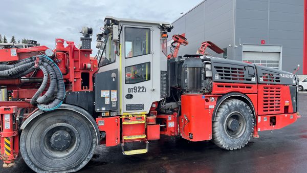 Sandvik DT922i Underground Rock Drill