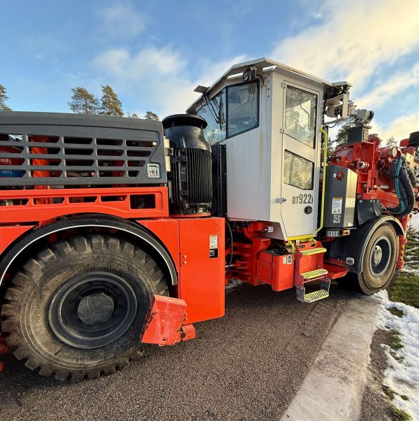 Sandvik DT922i Rock Drill