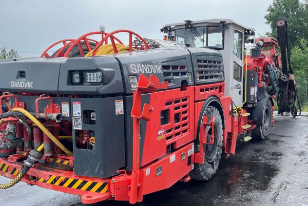 Sandvik DT922i Underground Rock Drill