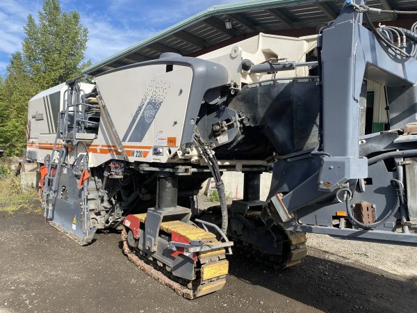 Wirtgen W 220 Road Planer