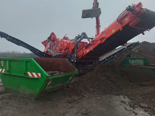 Terex Finlay 883+ Scalping Screen