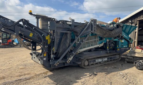 Powerscreen Titan 1300 Scalping Screen