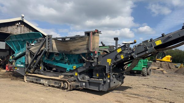 Powerscreen Titan 1300 Scalping Screen